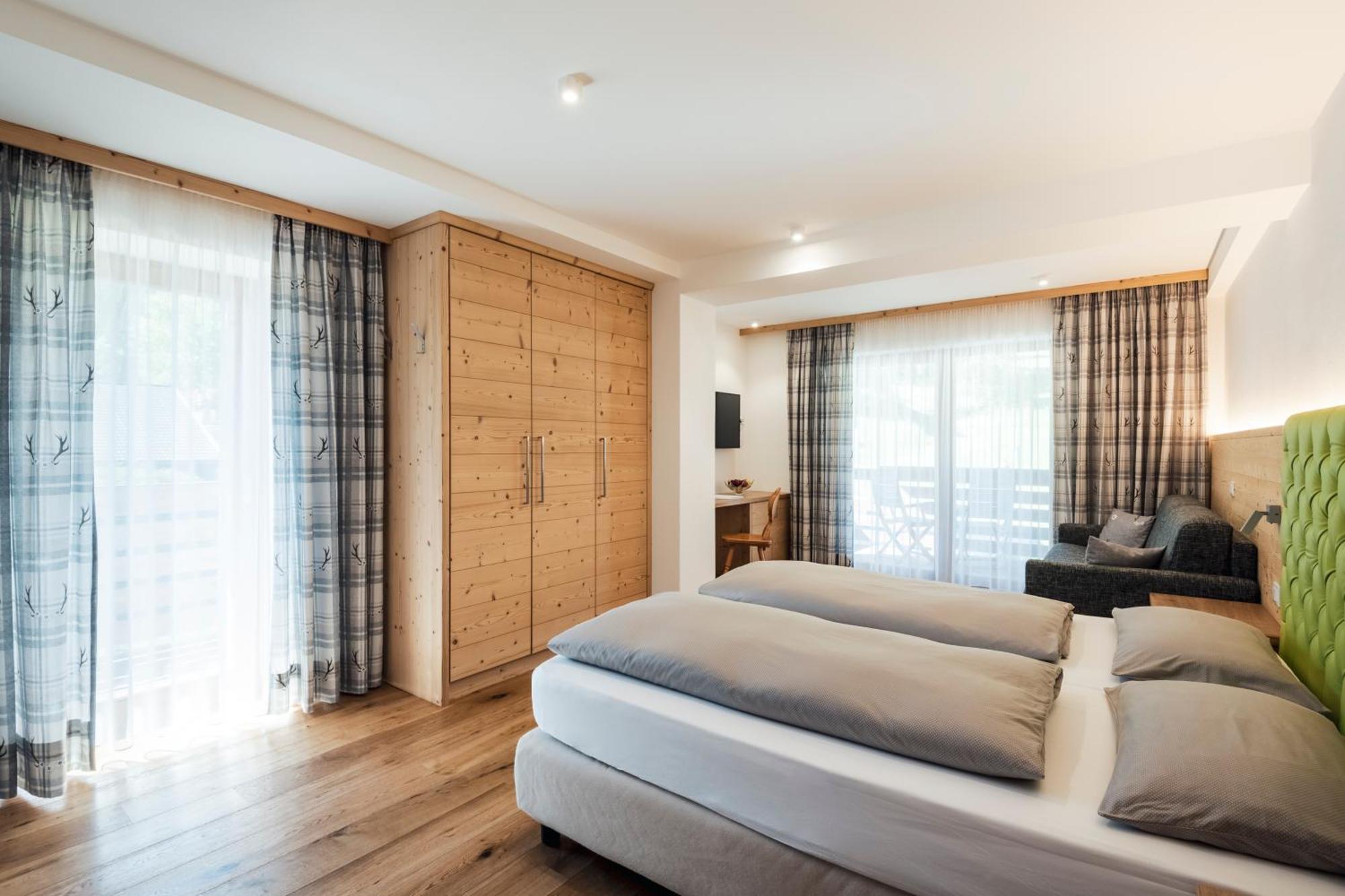 Piccolo Hotel Claudia No Pets San Vigilio Di Marebbe Ngoại thất bức ảnh